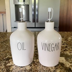 Rae Dunn Oil & Vinegar
